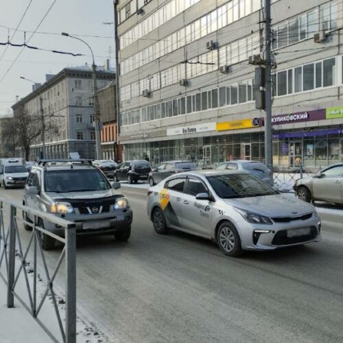 Таксисты ожидают повышения спроса и цен к 8 марта в Новосибирске
