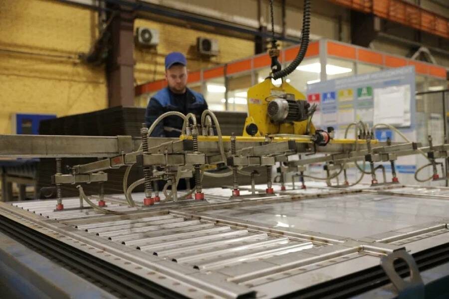 На «Метровагонмаше» начали производить вагоны метро для Новосибирска